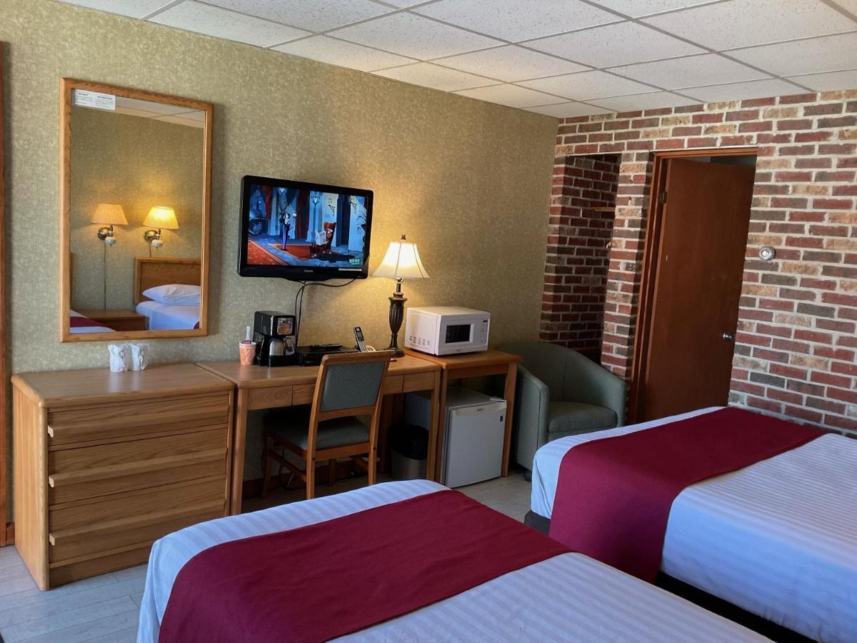 Motel & Hotel La Paysanne Sherbrooke Exterior photo